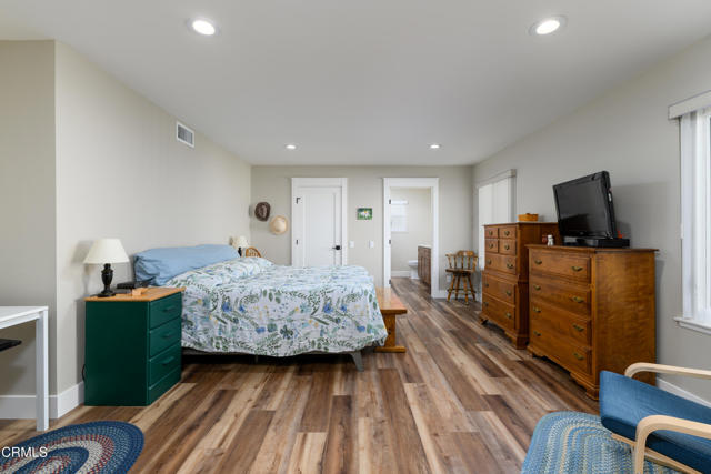 Detail Gallery Image 15 of 40 For 42308 Village 42, Camarillo,  CA 93012 - 2 Beds | 2 Baths