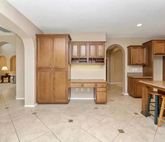 Detail Gallery Image 5 of 19 For 43851 via Montalban, Temecula,  CA 92592 - 5 Beds | 3/1 Baths
