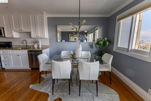 661 Peralta Ave Unit 3, San Francisco CA: https://media.crmls.org/mediaz/ae828cf2-eb29-451d-b43d-260db9262869.jpg