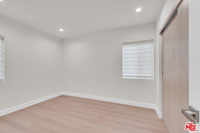 6915 Encino Avenue, Van Nuys CA: https://media.crmls.org/mediaz/ae82b578-c86e-45d1-a8d4-cc85a5bc878c.jpg