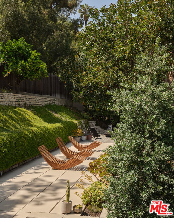 2052 Mayview Drive, Los Angeles CA: https://media.crmls.org/mediaz/ae832c14-ab45-4bed-9c7d-1fffad12a406.jpg