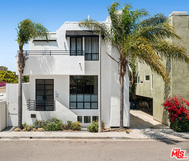 611 Mildred Avenue, Venice, California 90291, 4 Bedrooms Bedrooms, ,2 BathroomsBathrooms,Single Family Residence,For Sale,Mildred,24410591