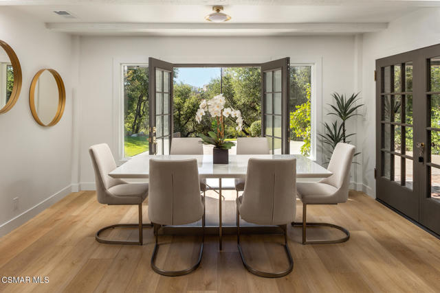 1251 Calle Las Casas, Thousand Oaks CA: https://media.crmls.org/mediaz/ae839d93-3e46-43fd-9991-c952db7585ff.jpg