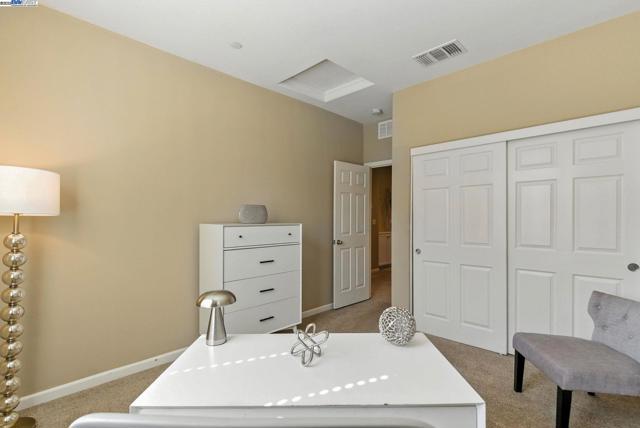 841 Fan Palm Ln, Brentwood CA: https://media.crmls.org/mediaz/ae83c16e-ee59-47e5-a3a1-4af00ce0bc91.jpg