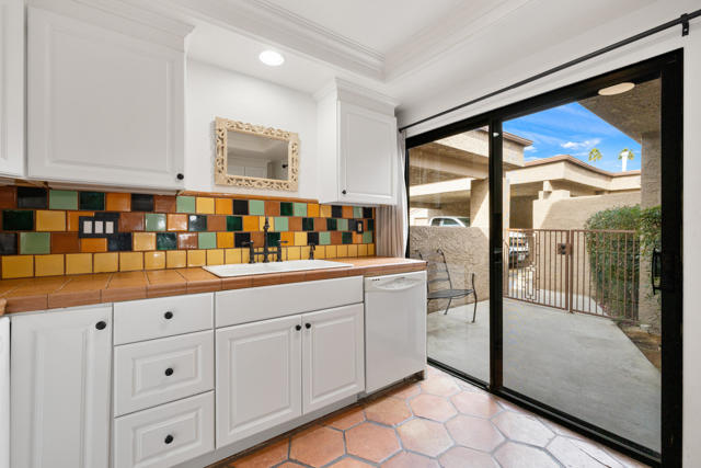 48980 Wildwood Lane, Palm Desert CA: https://media.crmls.org/mediaz/ae853055-1c13-4831-ba76-108a74d2f3b4.jpg