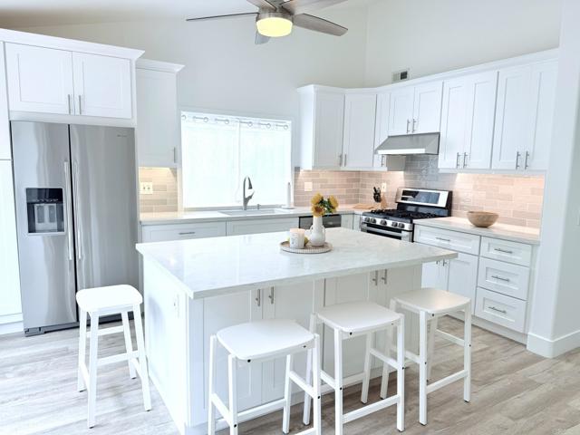 1642 Marbella Drive, Vista CA: https://media.crmls.org/mediaz/ae8541e4-48ae-4153-ab51-7a9aad94d24d.jpg
