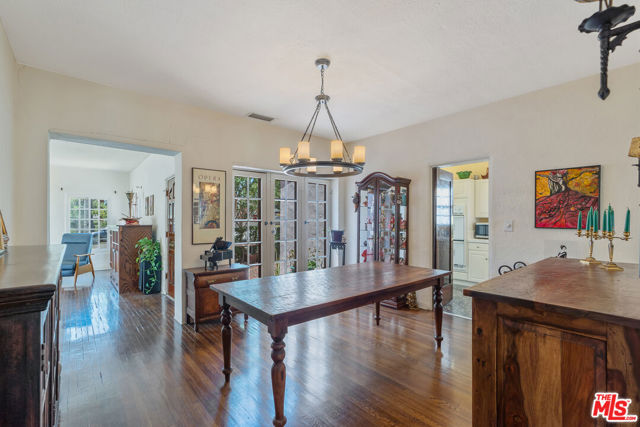 2310 Santa Anita Avenue, Altadena CA: https://media.crmls.org/mediaz/ae8547d0-1d53-4c1b-84aa-e462c98e8263.jpg