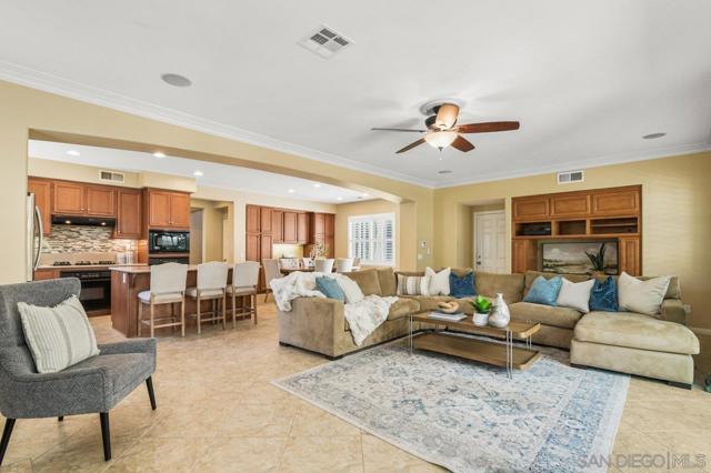 2423 Wishing Star Way, Chula Vista CA: https://media.crmls.org/mediaz/ae86e518-edf3-427b-9973-6dec1d018976.jpg