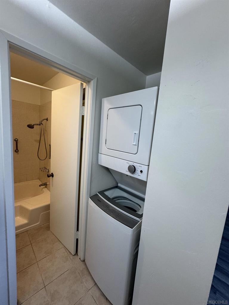 MLS #250043113SD image #10