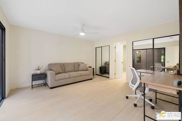 6 Joya Drive, Palm Desert CA: https://media.crmls.org/mediaz/ae86f67b-5386-4ef4-bc4b-40665b777c00.jpg