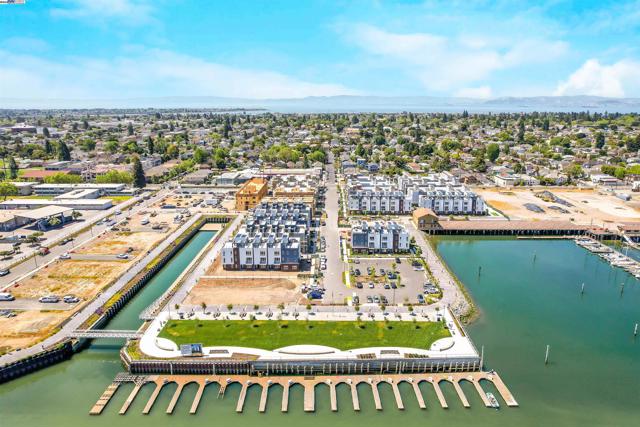 2388 Stanford Street, Alameda CA: https://media.crmls.org/mediaz/ae879860-cfaf-4bbc-99e8-d8665e897c3a.jpg