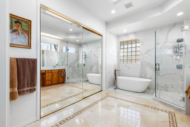 78210 Gray Hawk Drive, Palm Desert CA: https://media.crmls.org/mediaz/ae87ee20-1ca3-41f7-a851-178901297302.jpg