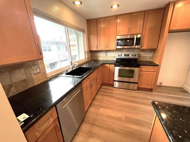 Detail Gallery Image 14 of 30 For 6309 Caminito Salado, San Diego,  CA 92111 - 3 Beds | 2 Baths