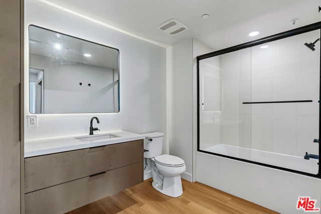 10601 Washington Boulevard, Culver City CA: https://media.crmls.org/mediaz/ae894ea3-1623-49c0-aca7-c3797644a428.jpg