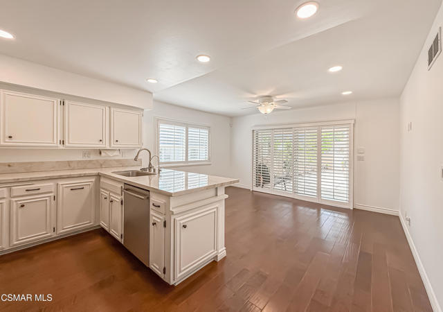 2829 Shoreview Circle, Westlake Village CA: https://media.crmls.org/mediaz/ae89c717-16a3-43c0-b540-38f531e2a36d.jpg