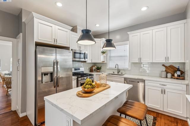 1438 6Th St, Alameda, California 94501, 3 Bedrooms Bedrooms, ,2 BathroomsBathrooms,Single Family Residence,For Sale,6Th St,41109666