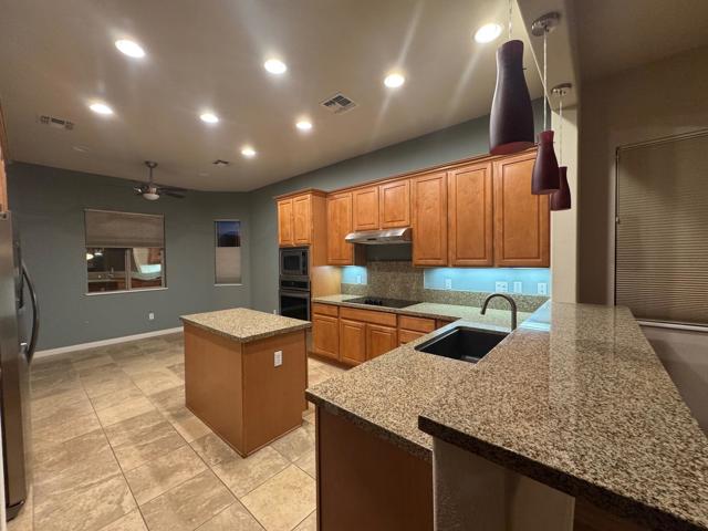 80880 Avenida Santa Regina, Indio CA: https://media.crmls.org/mediaz/ae8a5df1-6ed7-4756-b64c-d67ab2f3a634.jpg