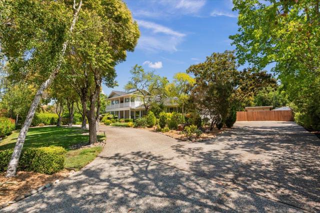 14228 Amherst Court, Los Altos Hills CA: https://media.crmls.org/mediaz/ae8a86e0-9152-43c9-b23f-44a3a5746b9f.jpg