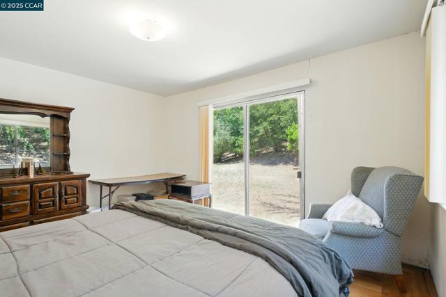 3363 Mcgraw Ln, Lafayette CA: https://media.crmls.org/mediaz/ae8a8e38-9584-44d8-ae10-7520885fe9e5.jpg