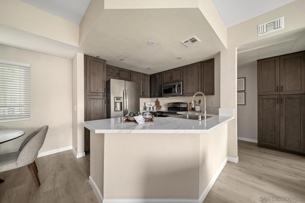 680 Camino De La Reina - photo 8