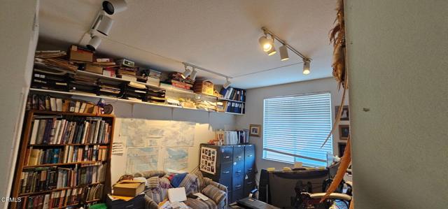 4353 Camino De Las Estrellas, Newbury Park CA: https://media.crmls.org/mediaz/ae8acedc-b37b-4000-ab38-bfeecda099c3.jpg