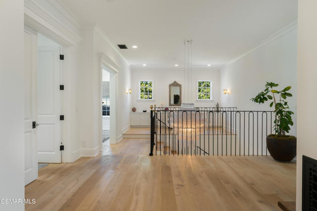 2160 Marshbrook Road, Thousand Oaks CA: https://media.crmls.org/mediaz/ae8af32e-a89a-4614-a8e2-2c37379f8cf2.jpg