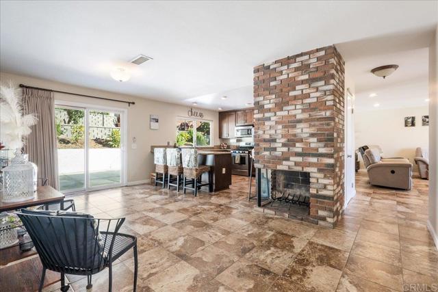 Detail Gallery Image 20 of 37 For 1247 Alessandro Ln, Vista,  CA 92084 - 4 Beds | 2 Baths