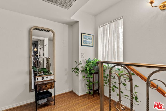 10249 Tujunga Canyon Boulevard, Tujunga CA: https://media.crmls.org/mediaz/ae8c2a8f-3e90-46bd-abe4-9249bd6b1073.jpg