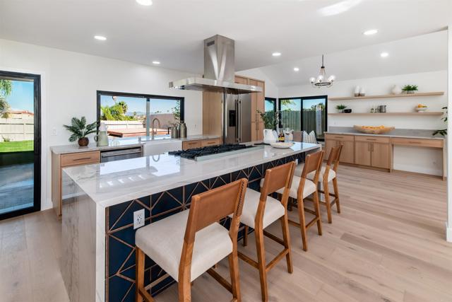 Detail Gallery Image 12 of 47 For 2568 Abedul St, Carlsbad,  CA 92009 - 4 Beds | 3/1 Baths