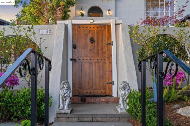 1143 Keith Ave, Berkeley CA: https://media.crmls.org/mediaz/ae8ccb1f-696a-44c5-a7aa-1e27b454cfa3.jpg