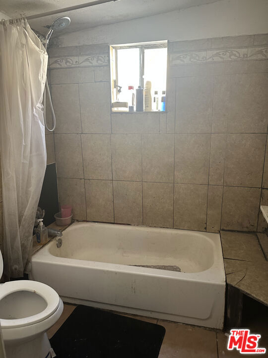 https://media.crmls.org/mediaz/ae8cef27-68b1-4b06-8e58-92e6b138f7e8.jpg?preset=X-Large