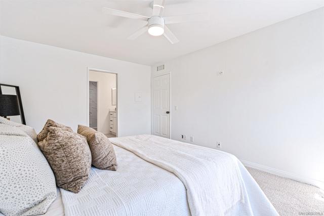 17865 Caminito Pinero, San Diego CA: https://media.crmls.org/mediaz/ae8da65c-6e53-44a4-8706-01b1a0ce669b.jpg