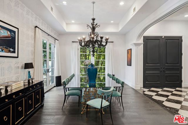1600 Clear View Drive,  CA: https://media.crmls.org/mediaz/ae8db2b9-720e-40b6-819f-92061510f821.jpg