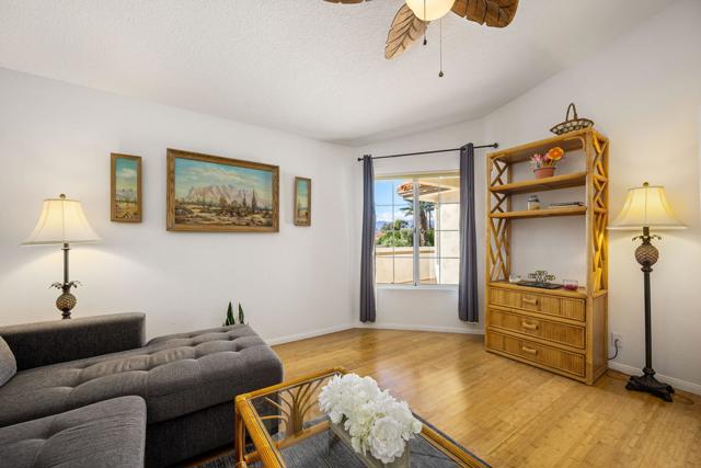 320 Vista Royale Drive, Palm Desert CA: https://media.crmls.org/mediaz/ae8e14f7-f38a-4fd2-89bd-34b7a938c3ab.jpg