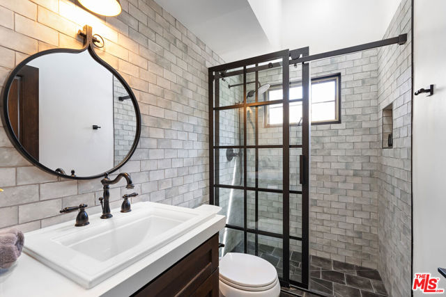 1110 N Beverly Glen Boulevard, Los Angeles CA: https://media.crmls.org/mediaz/ae8e8f04-3fda-4677-bb87-06b9bb4c481b.jpg