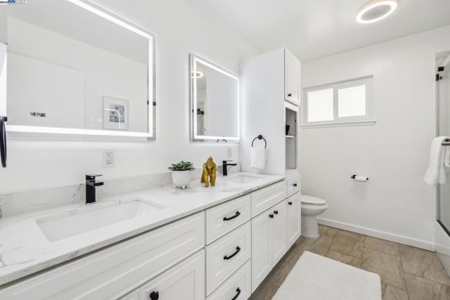 441 FOX HILLS COURT, Oakland CA: https://media.crmls.org/mediaz/ae8e9ae0-d79d-4b03-bb67-ab9cc9d186da.jpg