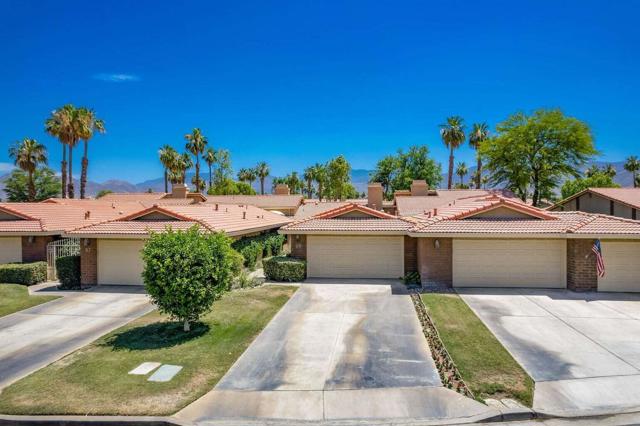 69 Camino Arroyo N, Palm Desert CA: https://media.crmls.org/mediaz/ae8f2309-82d8-48d8-ae1d-f3e0f8f64bd3.jpg