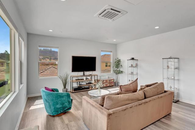 2953 Fledgling Drive, Escondido CA: https://media.crmls.org/mediaz/ae8f6c28-fde4-467b-8587-2f25ad58255c.jpg