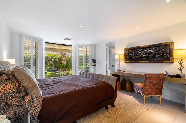 61 Mayfair Drive, Rancho Mirage CA: https://media.crmls.org/mediaz/ae8ffc46-d5f4-418e-93dc-e504419458c6.jpg