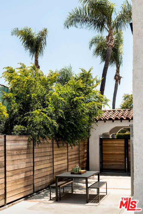 3627 W 64th Street, Los Angeles CA: https://media.crmls.org/mediaz/ae9023a2-5ff9-4544-9df9-d78f95d23cac.jpg