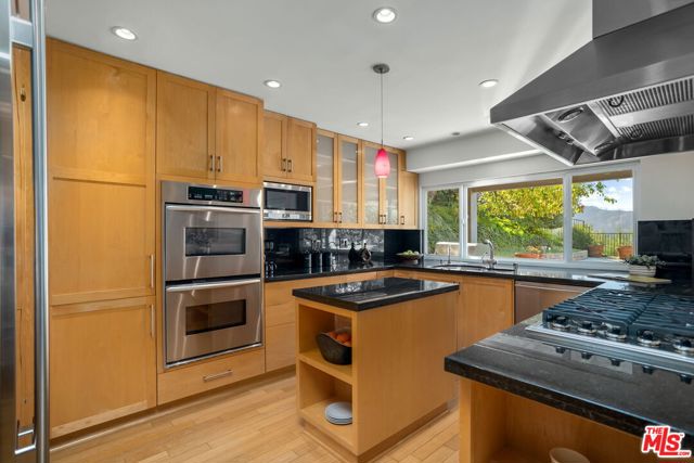 Drew Fenton | 2501 La Condesa Drive Los Angeles CA | MLS: 7163436