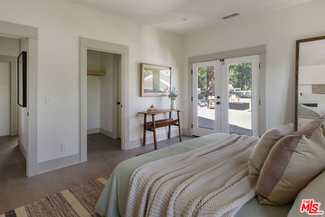 1644 Golden Gate Avenue, Los Angeles CA: https://media.crmls.org/mediaz/ae917c75-9988-4651-9af2-2f0403511e8e.jpg