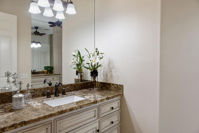 81438 Avenida Altamira, Indio CA: https://media.crmls.org/mediaz/ae920526-2a01-4f8e-8a9f-8bcd2b8892a9.jpg