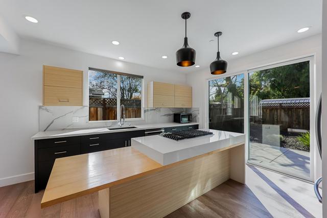 0 N Whisman Road, Mountain View CA: https://media.crmls.org/mediaz/ae92bf31-b279-4e98-8cea-8d3e923cf561.jpg
