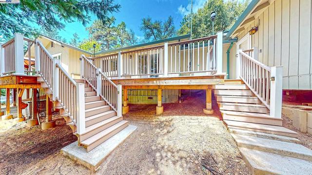 23357 Middle Camp Rd, Twain Harte CA: https://media.crmls.org/mediaz/ae92e01d-a2e0-4383-a732-ca194935a911.jpg