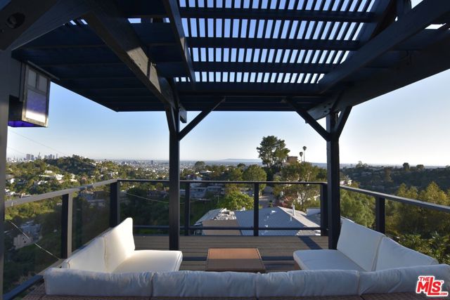 2860 Hollyridge Drive, Los Angeles CA: https://media.crmls.org/mediaz/ae92e4bc-e39d-454b-ac96-42da4b8b62b7.jpg