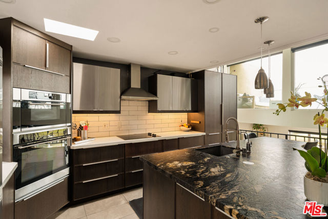 6400 Pacific Avenue, Playa del Rey CA: https://media.crmls.org/mediaz/ae9452d9-41c7-4dba-a05e-a93fe95dd259.jpg