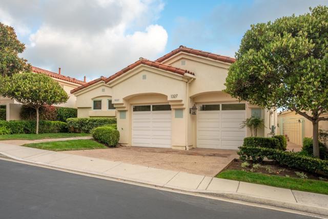 1327 Caminito Batea, La Jolla CA: https://media.crmls.org/mediaz/ae94f83f-b96c-4bc1-b2ec-469c8a5d8bce.jpg