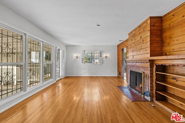 5733 Colfax Avenue, North Hollywood CA: https://media.crmls.org/mediaz/ae950644-4c89-4a97-8002-cdb8b55ed3a8.jpg