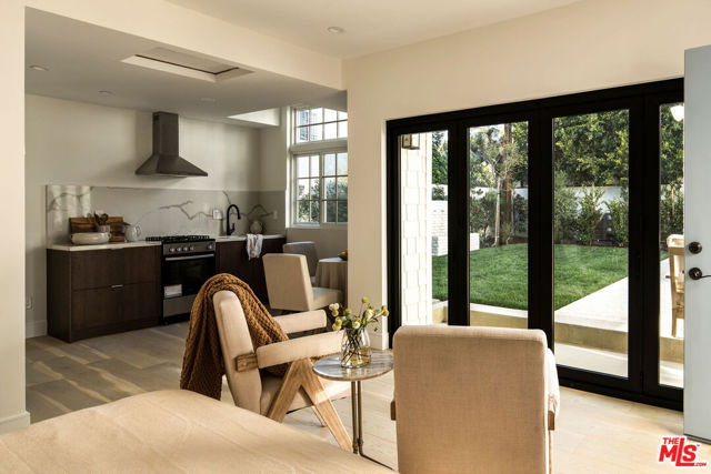 3531 S Barrington Avenue, Los Angeles CA: https://media.crmls.org/mediaz/ae9506f4-8ba8-4e9f-add4-dd249e50ebc5.jpg